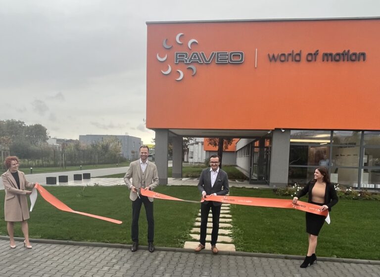 Nová hala za sto milionů, Otrokovické RAVEO expanduje